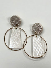 Load image into Gallery viewer, Circle in the Sand Polymer Earrings