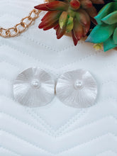 Load image into Gallery viewer, What A Pearl Wants Shell Polymer Earrings